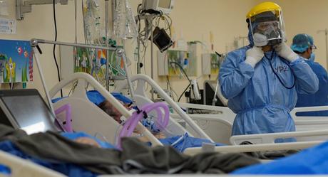 Informe de la OMS asegura que casos de Ómicron se cuadriplican en sólo una semana