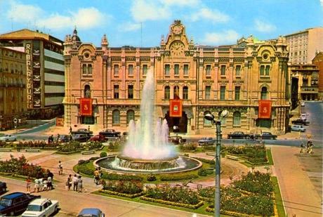 Cuando la Plaza del Ayuntamiento (Generalísimo entonces) lucía en TODO su esplendor