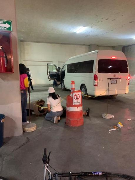 Camioneta atropella 7 personas en el estacionamiento del Hotel Panorama