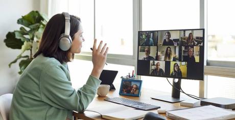 Francia: El teletrabajo regresa para frenar propagación de la variante Ómicron