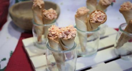 Cucurucho de Cangrejo – Receta Casera Los aperitivos terminados con los palitos de cangrejos