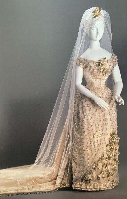 Frances Amelia: Un corpiño espectacular.