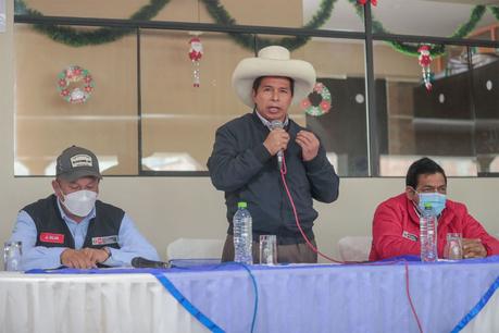 Presidente Castillo pide a partidos trabajar juntos en base a una agenda país