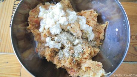 Hamburguesas de pollo rellenas de queso