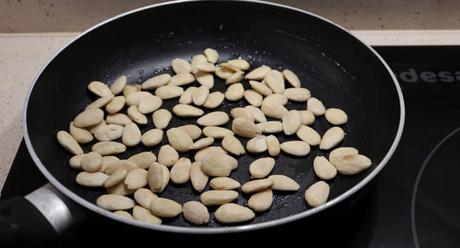 Ponemos las almendras para tostar