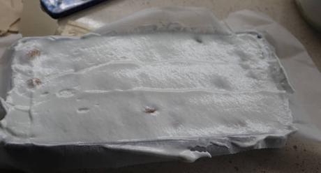 Ponemos la masa para hacer el turrón