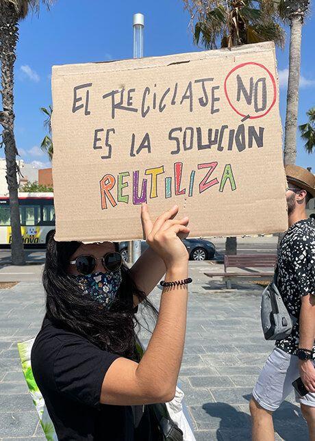 Reciclar no es la solución. Activismo de Bumeragn