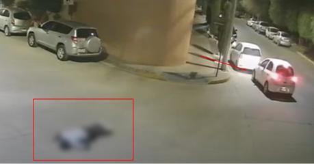 (Video) Sujeto a bordo de vehículo asesina a persona en la colonia Los Álamos