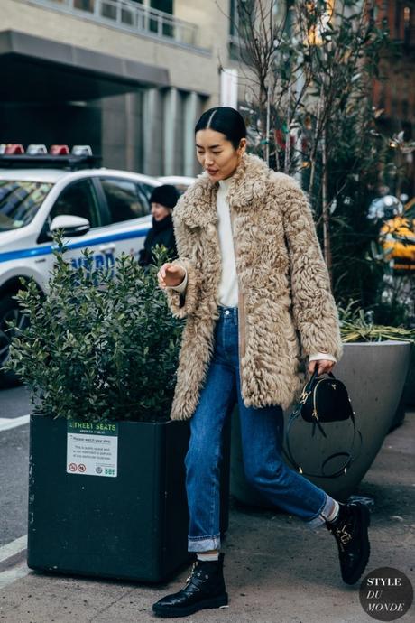 Un abrigo camel es la prenda perfecta para lucir todo el invierno y permite estas infinitas combinaciones Un abrigo camel es la prenda perfecta para lucir todo el invierno y permite estas infinitas combinaciones