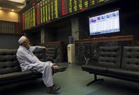 KSE-100 advances in volatile trading