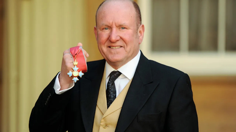El co-fundador de GW, Ian Livingstone, ahora es si es Sir