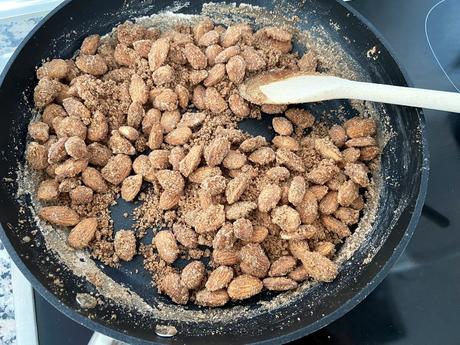 delikatissen sweet crunchy almonds spanish caramelised almonds postres dulces de navidad dulces de almendra candied almonds  