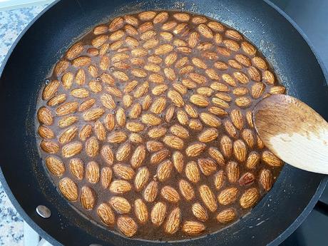 delikatissen sweet crunchy almonds spanish caramelised almonds postres dulces de navidad dulces de almendra candied almonds  