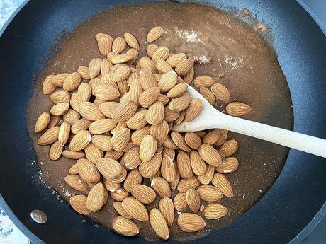 delikatissen sweet crunchy almonds spanish caramelised almonds postres dulces de navidad dulces de almendra candied almonds  