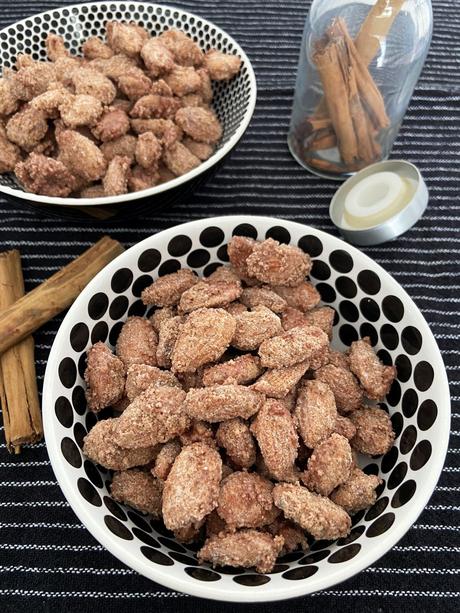 delikatissen sweet crunchy almonds spanish caramelised almonds postres dulces de navidad dulces de almendra candied almonds  