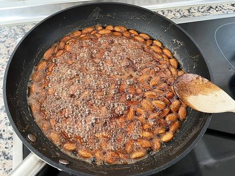 delikatissen sweet crunchy almonds spanish caramelised almonds postres dulces de navidad dulces de almendra candied almonds  