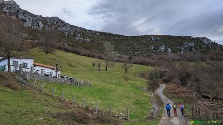 Saliendo de Fayacaba por la pista
