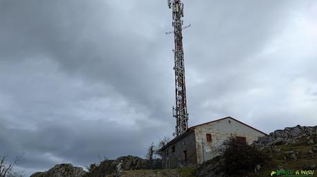 Antenas en la Sierra de Peñamayor