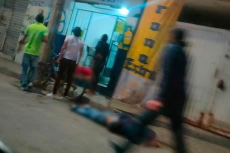 Ataque armado frente a deposito deja tres personas fallecidas en el Saucito