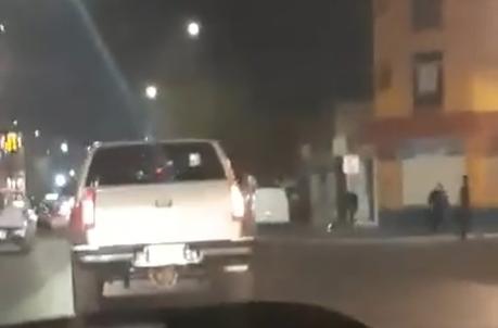 (Video) Ciudadanos y policia persiguen a ladrón: se recupera camioneta