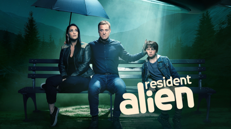 SyFy lanza el tráiler y el póster de la segunda temporada de ‘Resident Alien’.