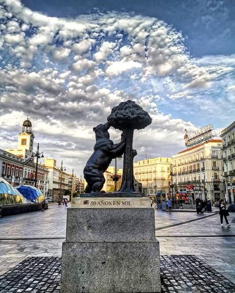 El ‘oso’ y el madroño: curiosidades y secretos del emblema de Madrid