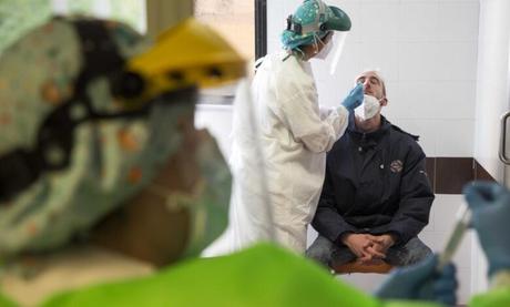 Como afecta una baja laboral por Covid: la Seguridad Social lo aclara