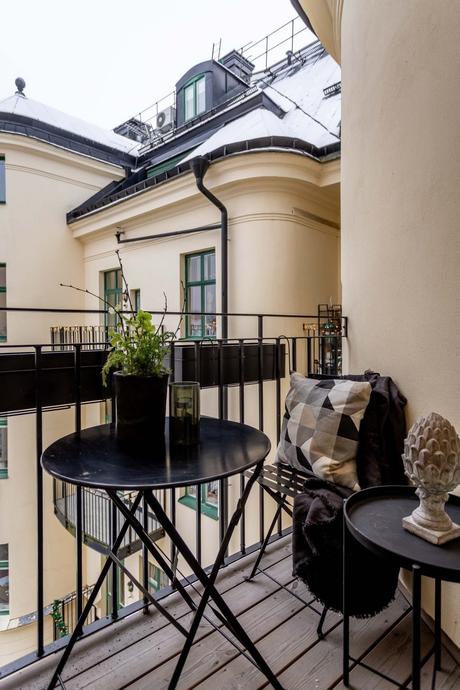 delikatissen wood windows black white ventanas y alfeizares nórdicos ventanas de madera repisas ventanas blanco negro nordic scandinavian windows madera negra en ventanas carpintería de madera black white windows delikatissen wood windows black white ventanas y alfeizares nórdicos ventanas de madera repisas ventanas blanco negro nordic scandinavian windows madera negra en ventanas carpintería de madera black white windows