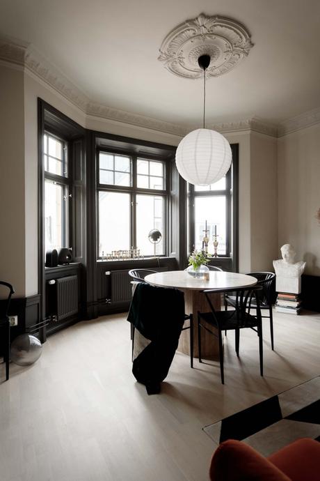 delikatissen wood windows black white ventanas y alfeizares nórdicos ventanas de madera repisas ventanas blanco negro nordic scandinavian windows madera negra en ventanas carpintería de madera black white windows delikatissen wood windows black white ventanas y alfeizares nórdicos ventanas de madera repisas ventanas blanco negro nordic scandinavian windows madera negra en ventanas carpintería de madera black white windows