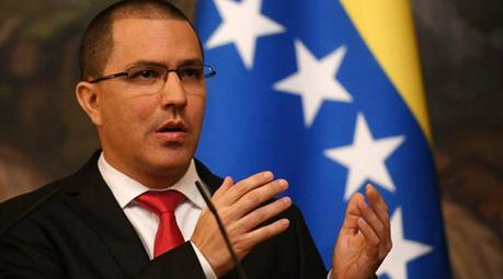 Canciller de Venezuela en Italia advierte a Jorge Arreaza que “quieren matarlo”