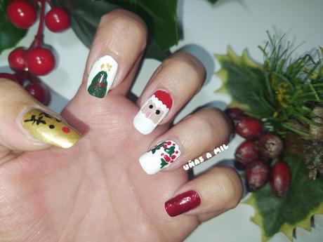 Diseño de uñas para Navidad con Papa Noel