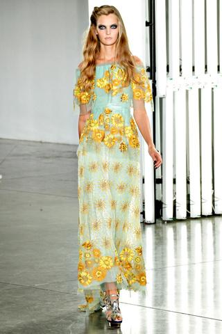 Fashion Week NY primavera verano 2012: Marchesa, Oscar de la Renta, Marc Jacobs, Marc by Marc Jacobs, Rodarte, Victoria Beckham.