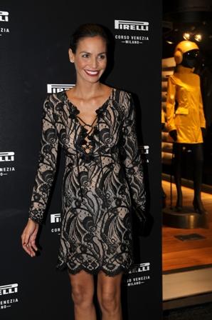 Inés Sastre, Valeria Maza, Eva Herzigova y Naomi Campbell  en la inauguración del Flagshipstore Pirelli en Milán