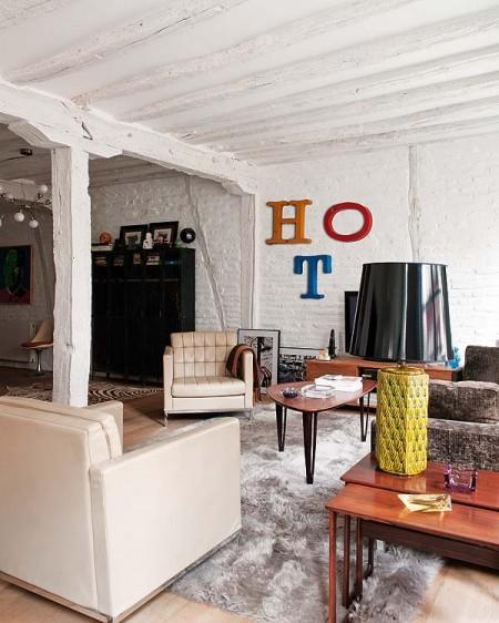 Aires nórdicos en un piso del Casco Viejo de Bilbao reforma en bilbao piso de diseño en bilbao piezas decoración clásicas muebles de diseño Mikel Larrinaga Etxecodeco estilo vintage estilo nórdico estilo industrial estilo escandinavo diseño nórdico decoración en blanco cocinas oscuras cocinas modernas arquitecto de interiores