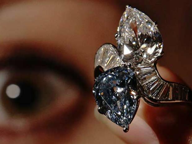 Un diamante azul vendido en Londres por más de US$ 2,9 millones
