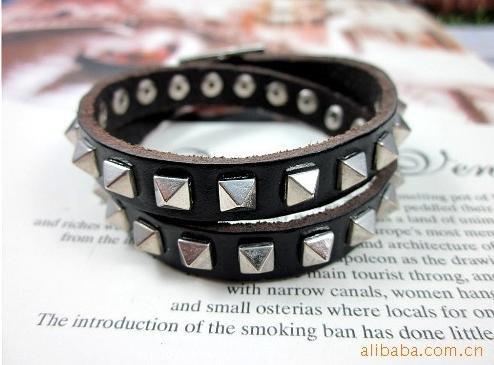 Brazaletes ¡Accesoriza tus looks!