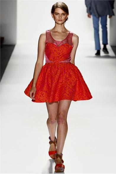 EL ATAQUE DE LOS ''ZAPATOS TOBILLEROS''