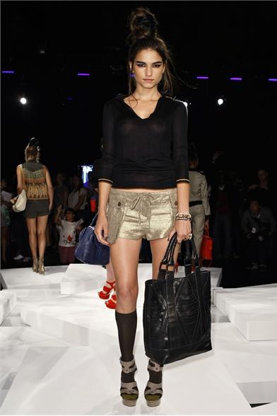 EL ATAQUE DE LOS ''ZAPATOS TOBILLEROS''