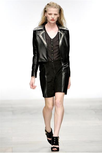 EL ATAQUE DE LOS ''ZAPATOS TOBILLEROS''