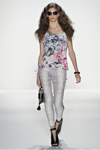 EL ATAQUE DE LOS ''ZAPATOS TOBILLEROS''