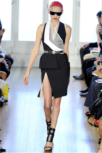 EL ATAQUE DE LOS ''ZAPATOS TOBILLEROS''