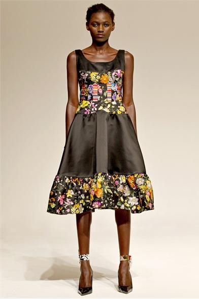 EL ATAQUE DE LOS ''ZAPATOS TOBILLEROS''