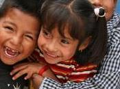 Niños: enseñándoles generosidad, desapego ética