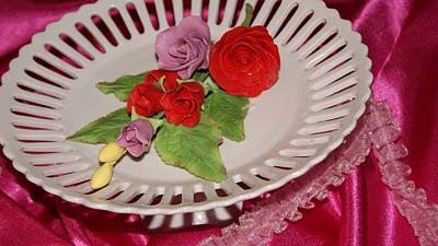 Como hacer un bouquet de flores o alambrar flores en pasta de goma