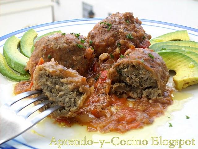 Albóndigas de berenjenas y salsa de tomate al estilo Cocco