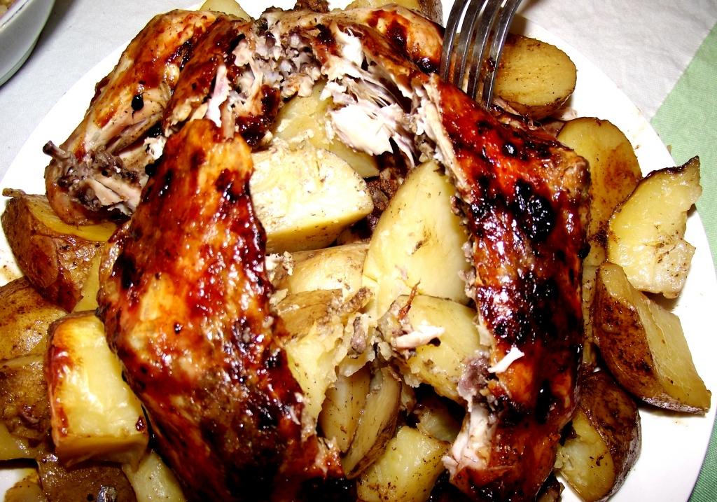 Pollo al horno relleno de papas gratinadas