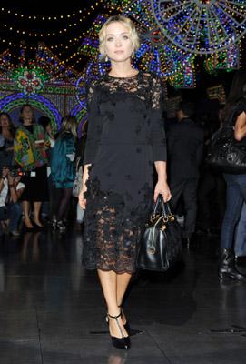 Scarlett Johansson, estrella invitada en el desfile de  Dolce & Gabbana. Front Row