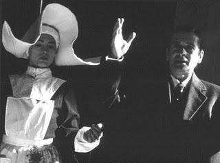 CINEFÓRUM DE SOBREMESA (porque el cine nos alimenta...)Hoy: Monos como Becky, (Joaquim Jordà y Nuria Villazán, 1999)