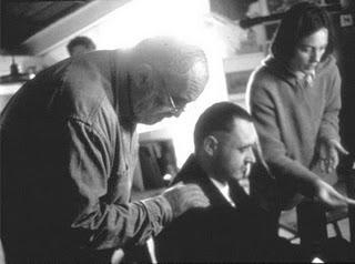 CINEFÓRUM DE SOBREMESA (porque el cine nos alimenta...)Hoy: Monos como Becky, (Joaquim Jordà y Nuria Villazán, 1999)