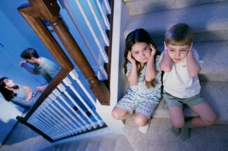 Los niños de padres separados tienen mayor tendencia depresiva e ideas suicidas